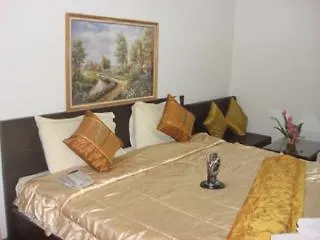 Hotel Aravinda Living